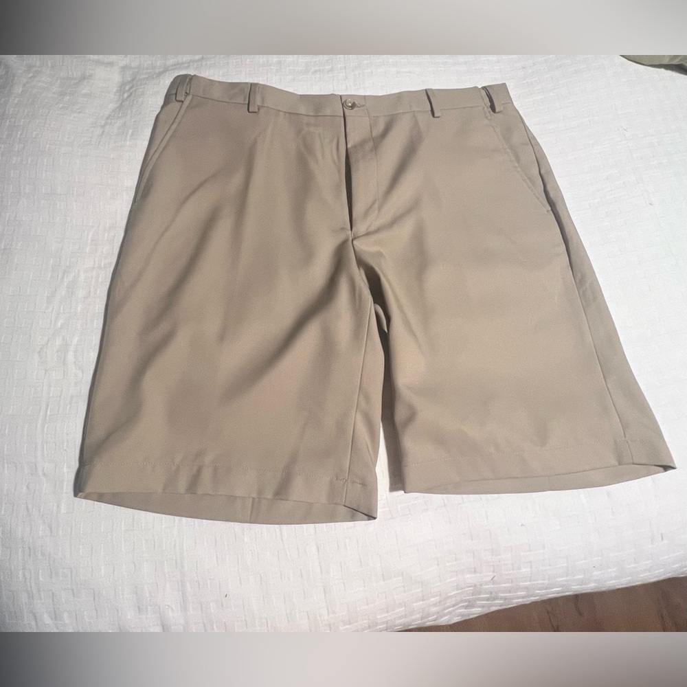 Jos. A Bank Men’s Traveler (Leadbetter) Golf Short Khaki